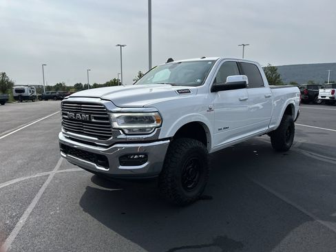 Used 2022 RAM 2500 Laramie AWD/4WD image 3