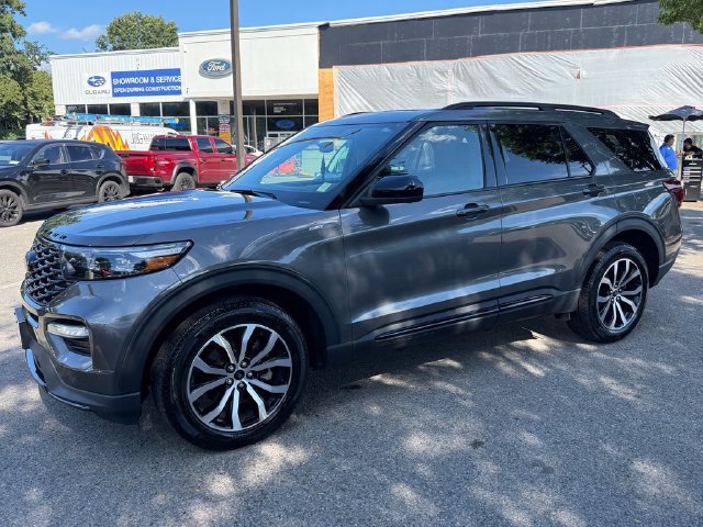 Used 2023 Ford Explorer ST-Line w/ Class IV Trailer Tow Package AWD/4WD image 4