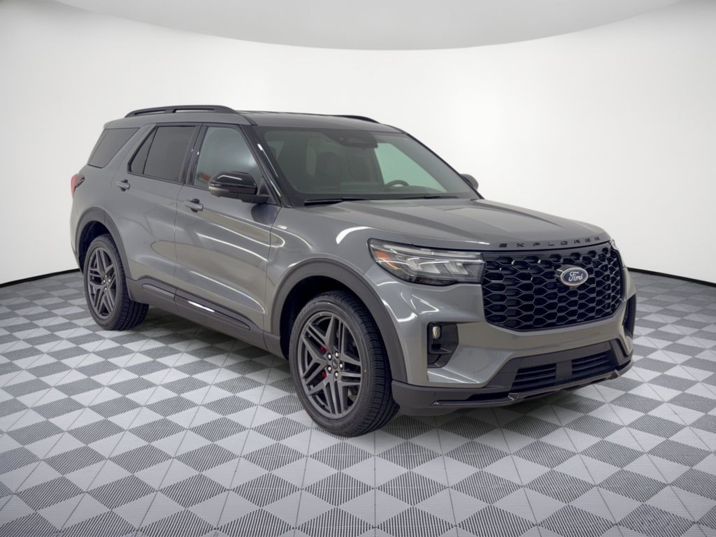 Used 2025 Ford Explorer ST-Line w/ ST-Line Street Pack AWD/4WD image 7
