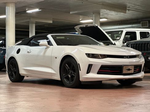 Used 2017 Chevrolet Camaro LT RWD image 8