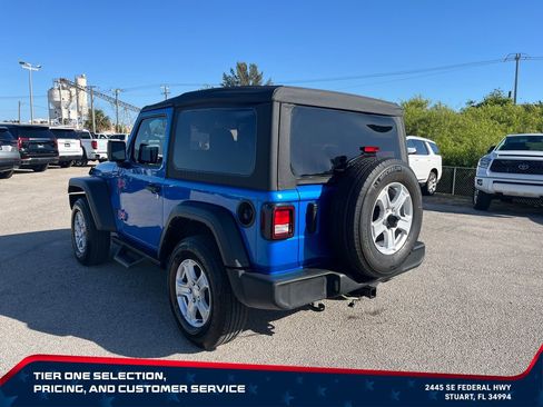 Used 2022 Jeep Wrangler Sport AWD/4WD image 7