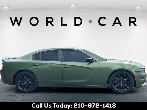Used 2020 Dodge Charger SXT w/ Blacktop Package RWD image 8