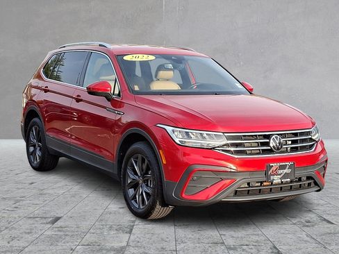 Used 2022 Volkswagen Tiguan SE AWD/4WD image 3