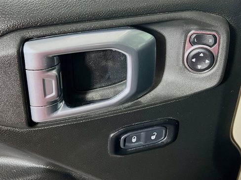 Used 2022 Jeep Gladiator Sport AWD/4WD image 17