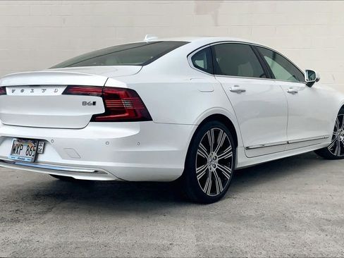 Used 2022 Volvo S90 B6 Inscription w/ Advanced Package image 23
