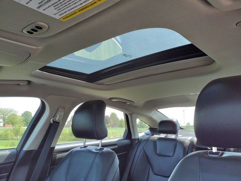 Used 2019 Ford Fusion Energi Titanium image 5