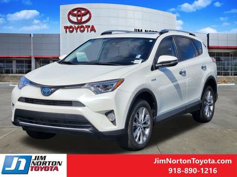 Used 2018 Toyota RAV4 Limited image 3