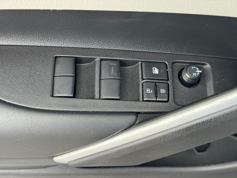 Certified 2025 Toyota Corolla Cross L FWD image 15