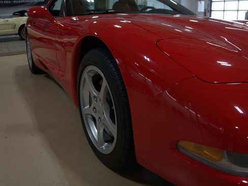 Used 2000 Chevrolet Corvette Coupe w/ Roof Pkg image 24