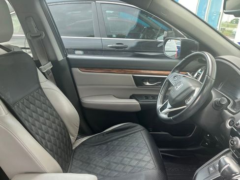 Used 2017 Honda CR-V Touring image 4
