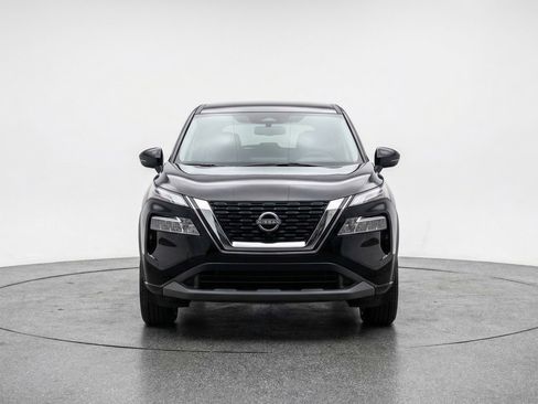 Used 2024 Nissan Rogue S AWD/4WD image 2