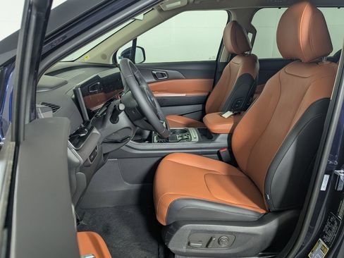 New 2026 Kia Carnival EX FWD image 12