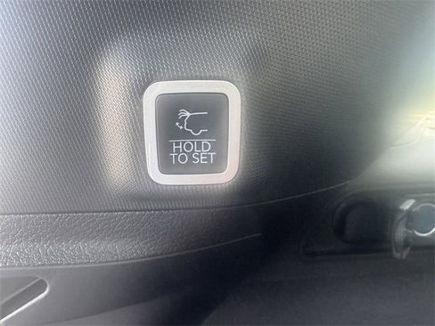 New 2025 Jeep Grand Cherokee Summit image 14