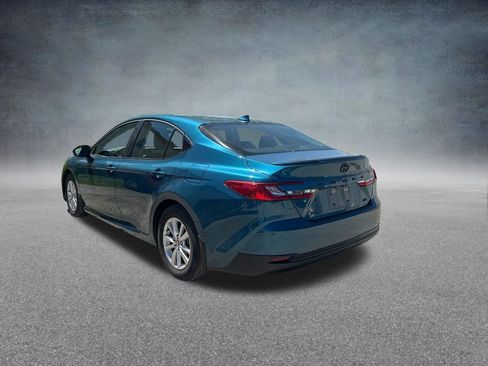 Used 2025 Toyota Camry LE w/ Convenience Package image 4