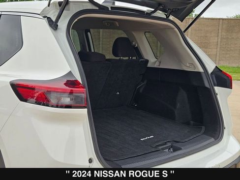 Used 2024 Nissan Rogue S FWD image 31