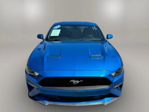 Used 2020 Ford Mustang Coupe RWD image 4