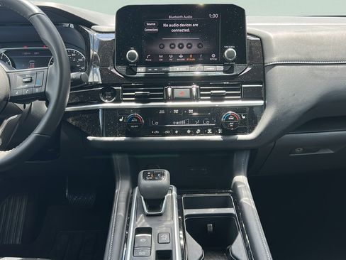 Used 2025 Nissan Pathfinder SV w/ Black Appearance Package FWD image 26