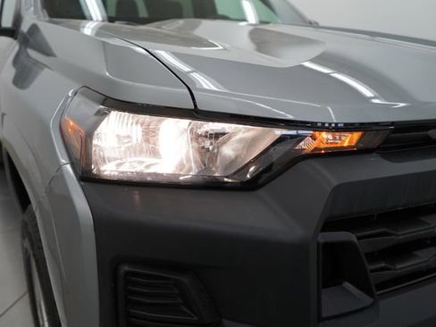 Used 2025 Chevrolet Colorado W/T AWD/4WD image 74