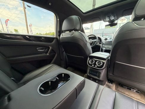 Used 2020 Bentley Bentayga AWD/4WD image 70