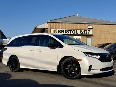 Used 2023 Honda Odyssey Sport image 1