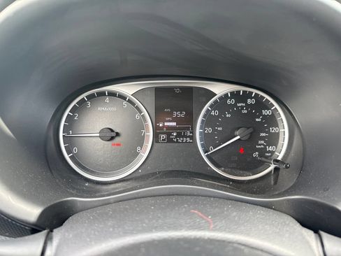 Used 2024 Nissan Kicks S FWD image 7