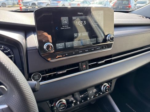 Used 2024 Mitsubishi Outlander SE Black Edition image 25