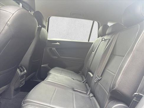 Used 2019 Volkswagen Tiguan SE FWD image 23