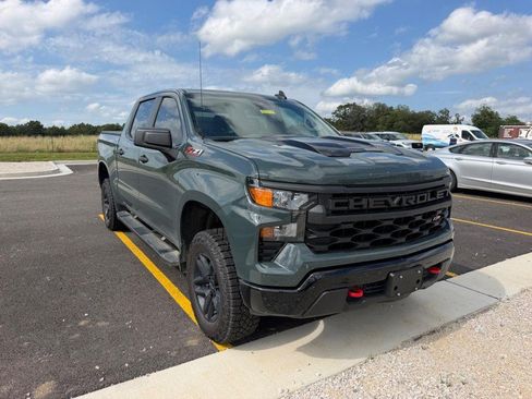 Used 2026 Chevrolet Silverado 1500 Custom Trail Boss AWD/4WD image 2