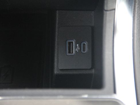 Used 2022 Ford Edge Titanium image 20