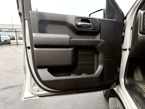 Used 2024 Chevrolet Silverado 1500 Custom Trail Boss w/ Dark Appearance Package AWD/4WD image 14