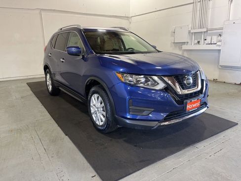 Used 2020 Nissan Rogue SV image 1
