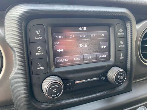 Used 2018 Jeep Wrangler Unlimited Sport S AWD/4WD image 16