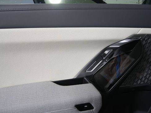 Certified 2023 BMW 760i xDrive image 16