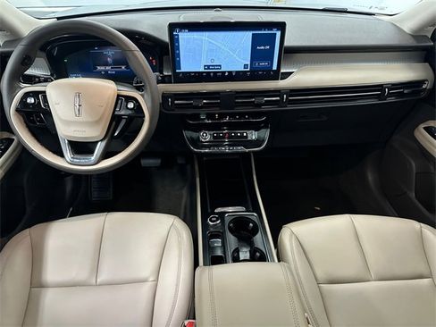 Used 2023 Lincoln Corsair AWD image 17
