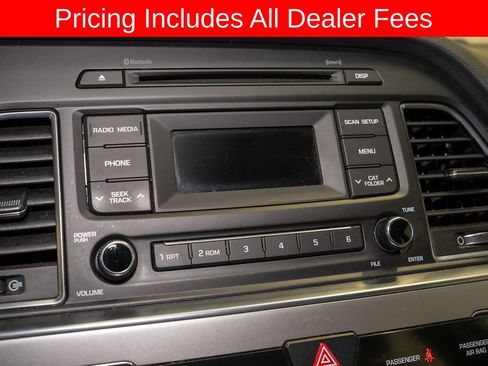 Used 2016 Hyundai Sonata SE FWD image 11
