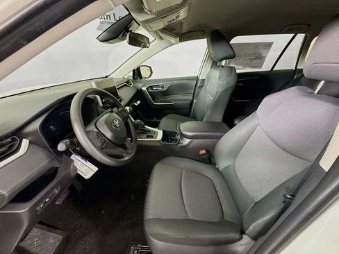 New 2025 Toyota RAV4 XLE image 19