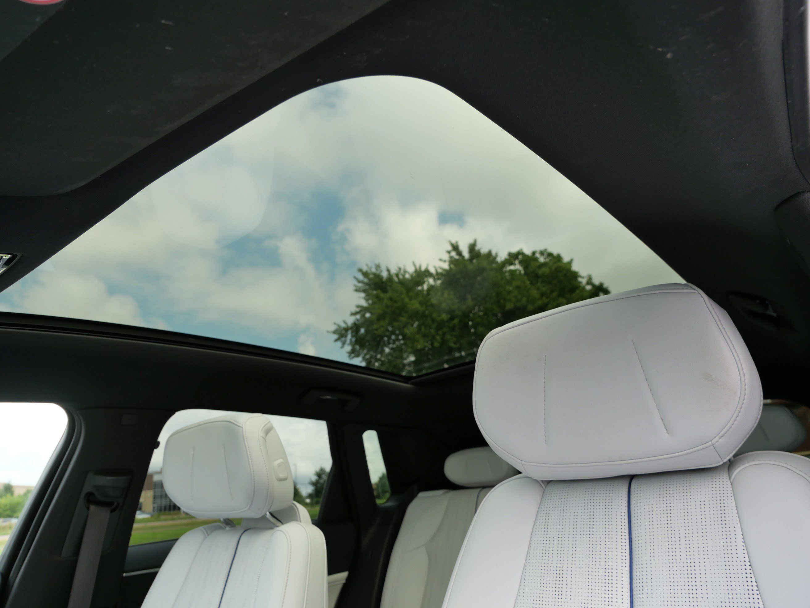Certified 2024 Cadillac Lyriq Sport AWD/4WD image 32