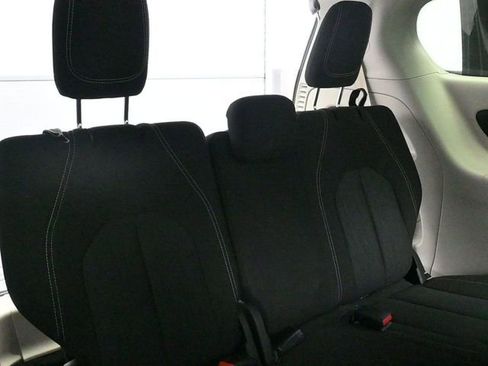 Used 2023 Chrysler Voyager LX image 13