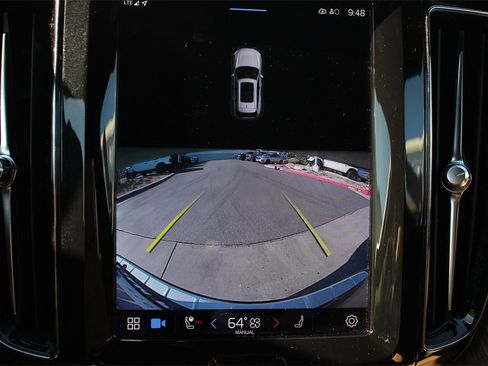 Used 2022 Volvo XC60 B5 Inscription w/ Climate Package image 34