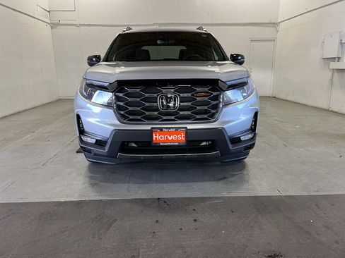 Used 2022 Honda Passport TrailSport image 2