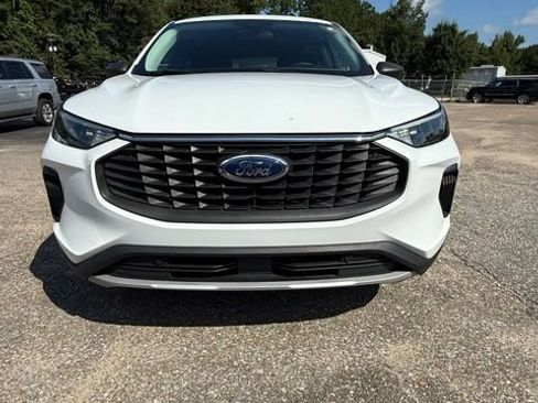 Used 2024 Ford Escape Active FWD image 2