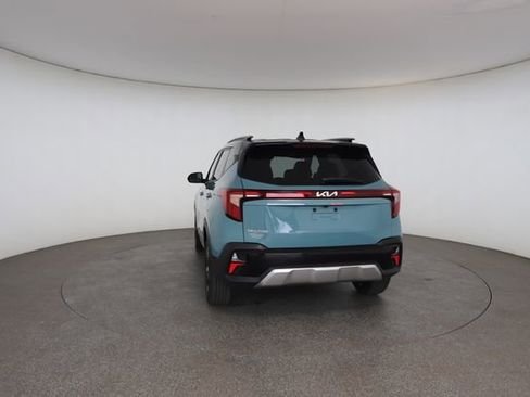 Used 2023 Honda HR-V LX image 13