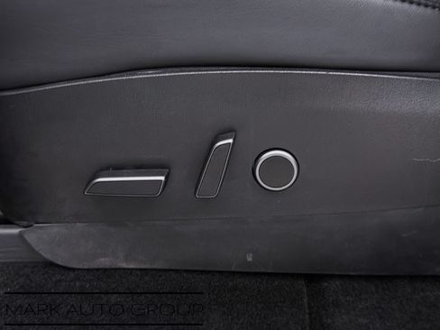 Used 2022 Tesla Model Y Performance AWD/4WD image 18