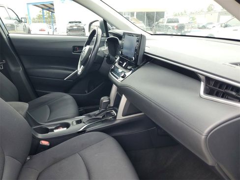 Used 2022 Toyota Corolla Cross LE image 33
