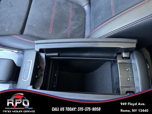 Used 2020 Mercedes-Benz GLB 250 4MATIC w/ AMG Line image 33