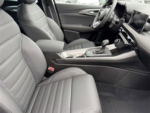 New 2025 Alfa Romeo Tonale w/ Premium Package image 9