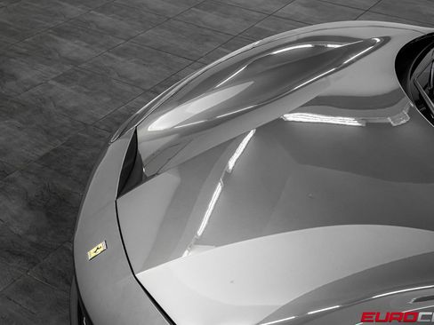 Used 2018 Ferrari 488 GTB RWD image 9