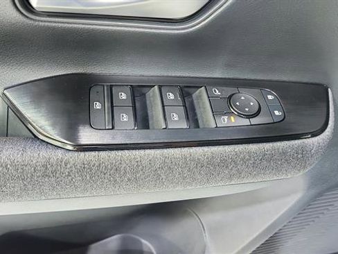 Certified 2025 Nissan Kicks SV w/ Illumination Package FWD image 18