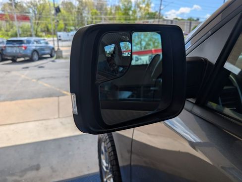 Used 2019 RAM 1500 Big Horn AWD/4WD image 11