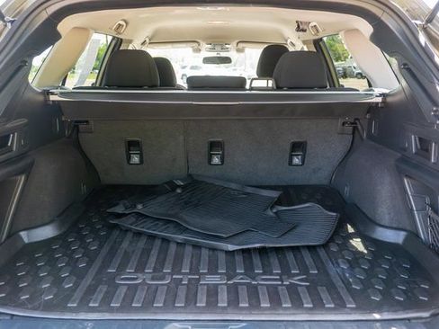 Used 2022 Subaru Outback Premium AWD/4WD image 11